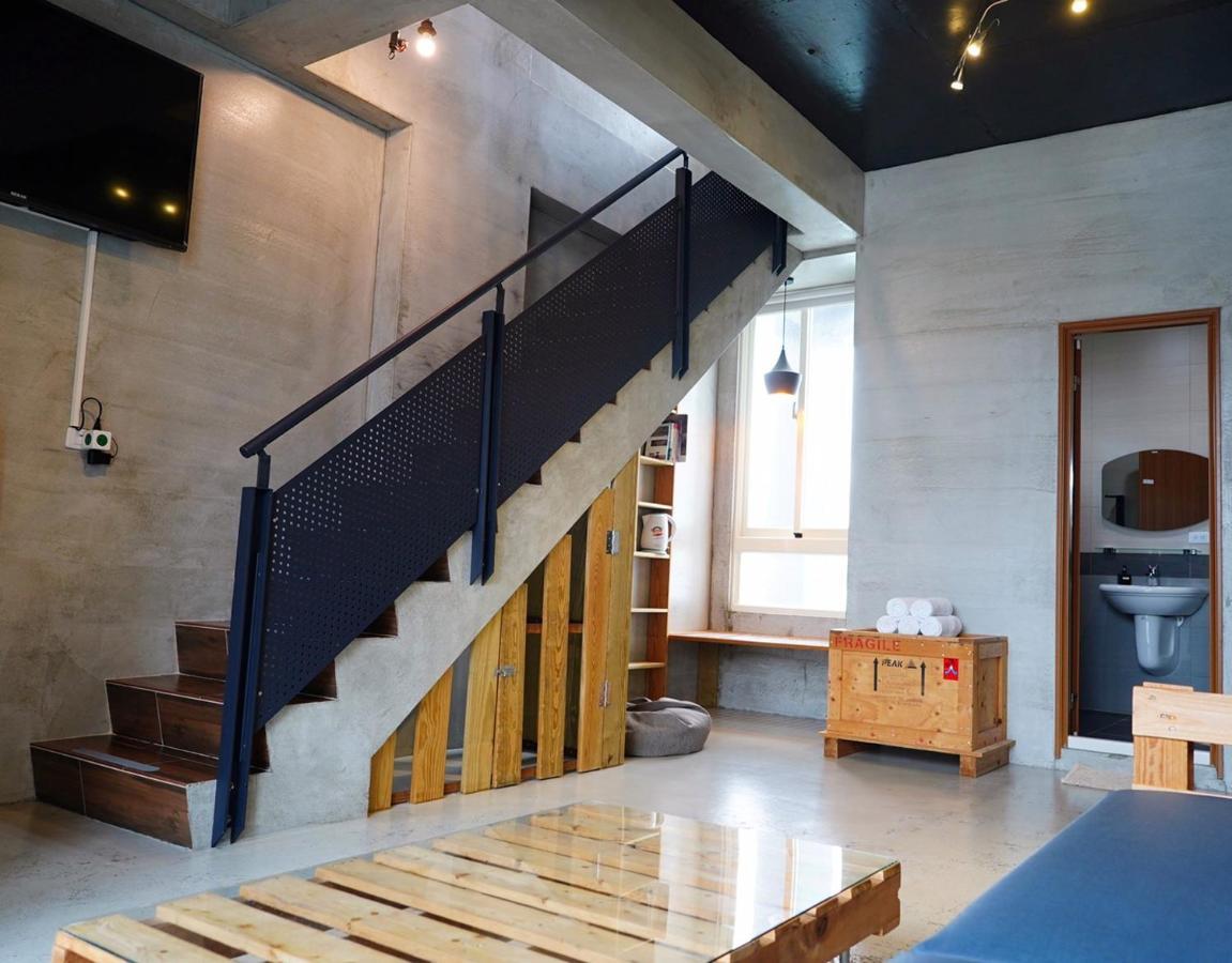 40Inn Backpackers Warehouse Taitung Exterior photo
