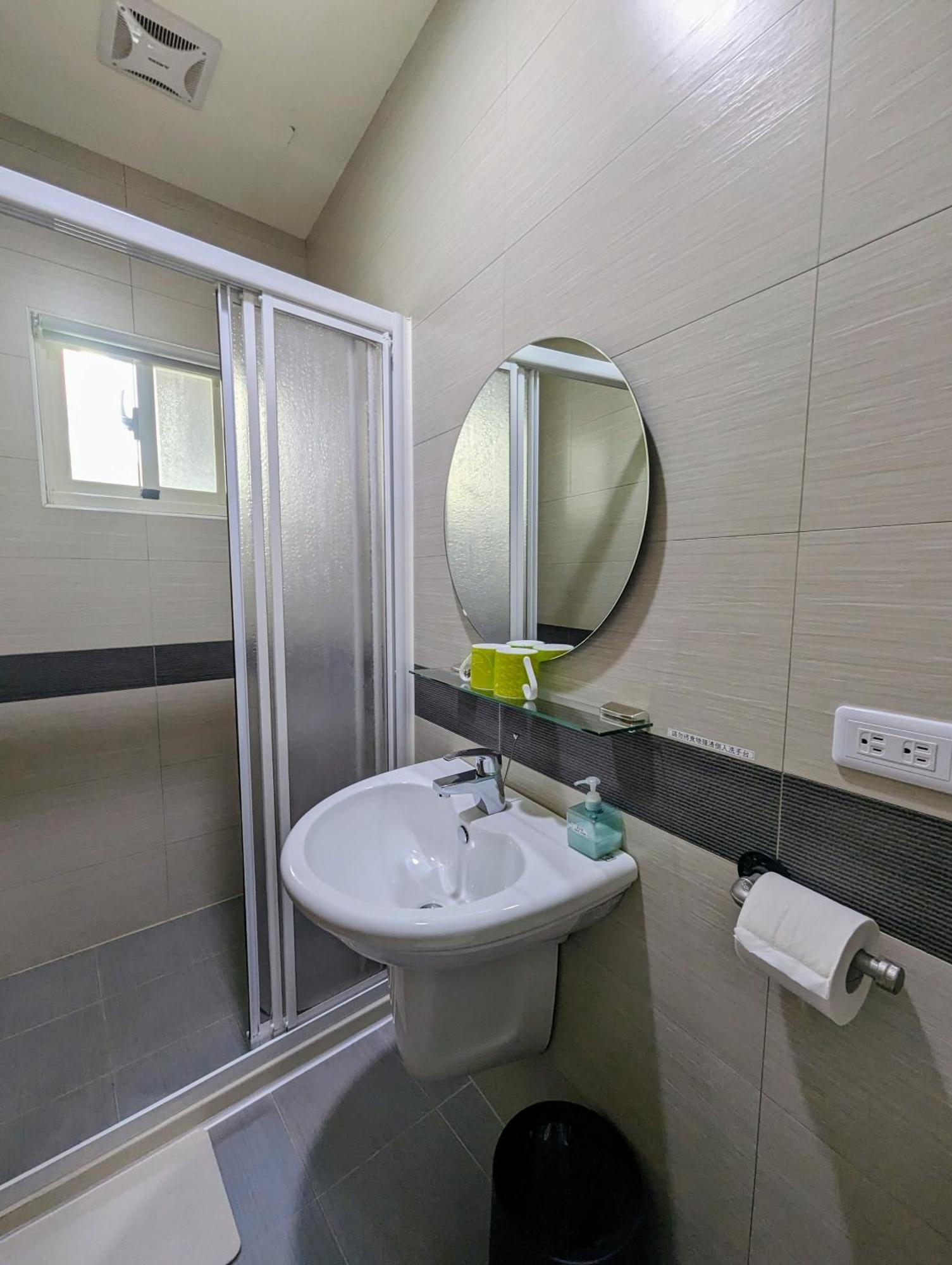 40Inn Backpackers Warehouse Taitung Room photo
